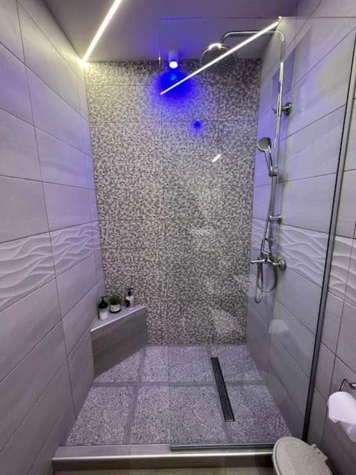 Natural House With Pool & Private Parking Hébergement de vacances *