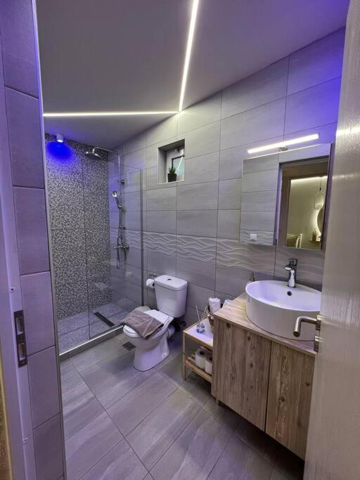 Natural House With Pool & Private Parking Hébergement de vacances