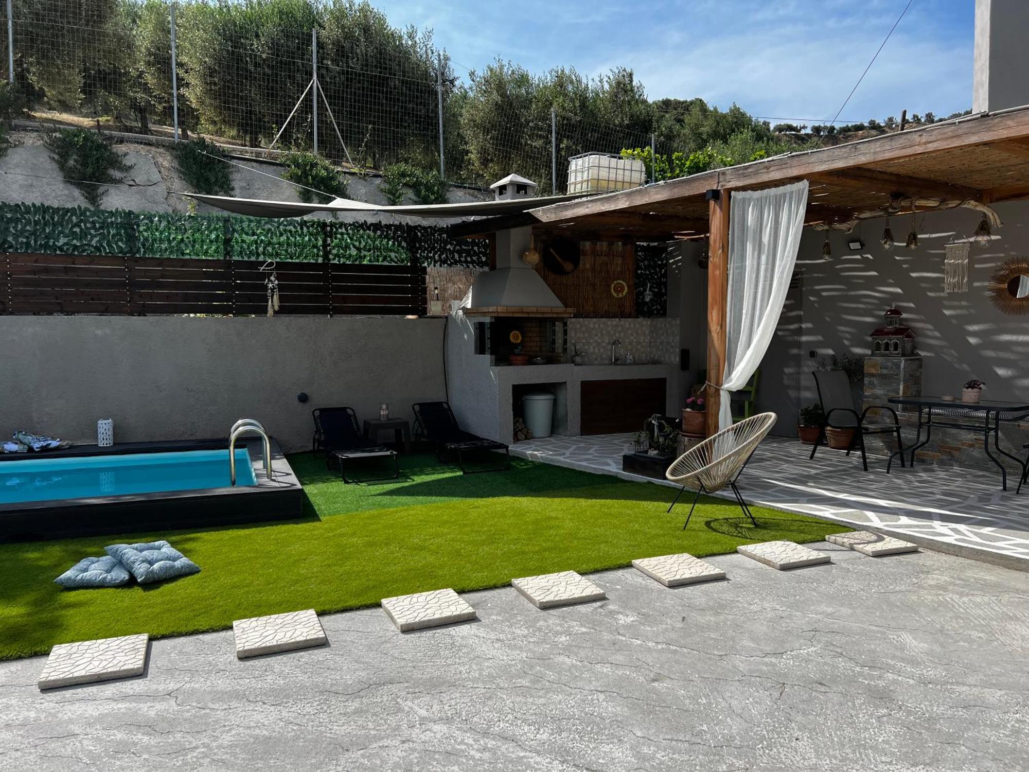 Natural House With Pool & Private Parking Hébergement de vacances *