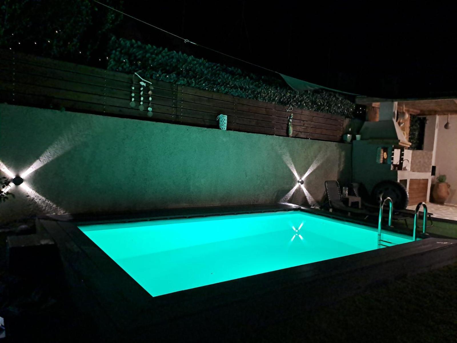 Natural House With Pool & Private Parking Hébergement de vacances *